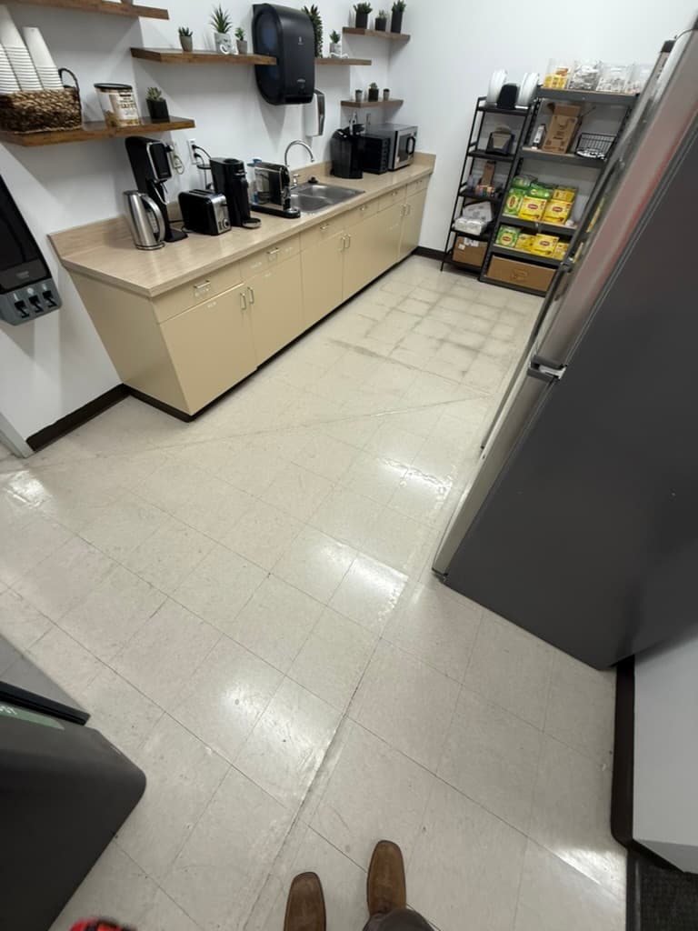 Gallery photos for 3,000 Sq Ft Warehouse Office Floor Coating in Vacaville CA: Image #4